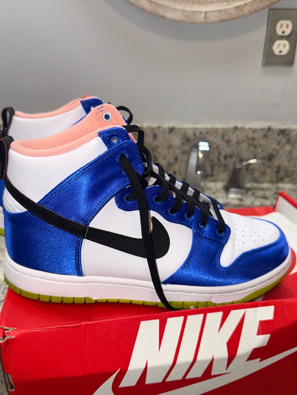 Women high tip dunks